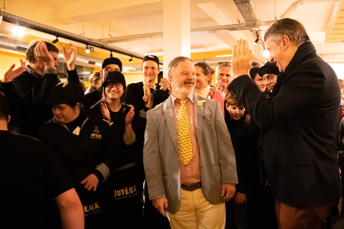 Café Joyeux : Pascal Duquenne, acteur du 8ème jour avec Daniel Autueil inaugure notre café restaurant à Bruxelles