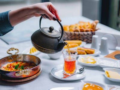 C’EST DANS LES VIEILLES CAFETIÈRES QU’ON FAIT LE MEILLEUR CAFÉ